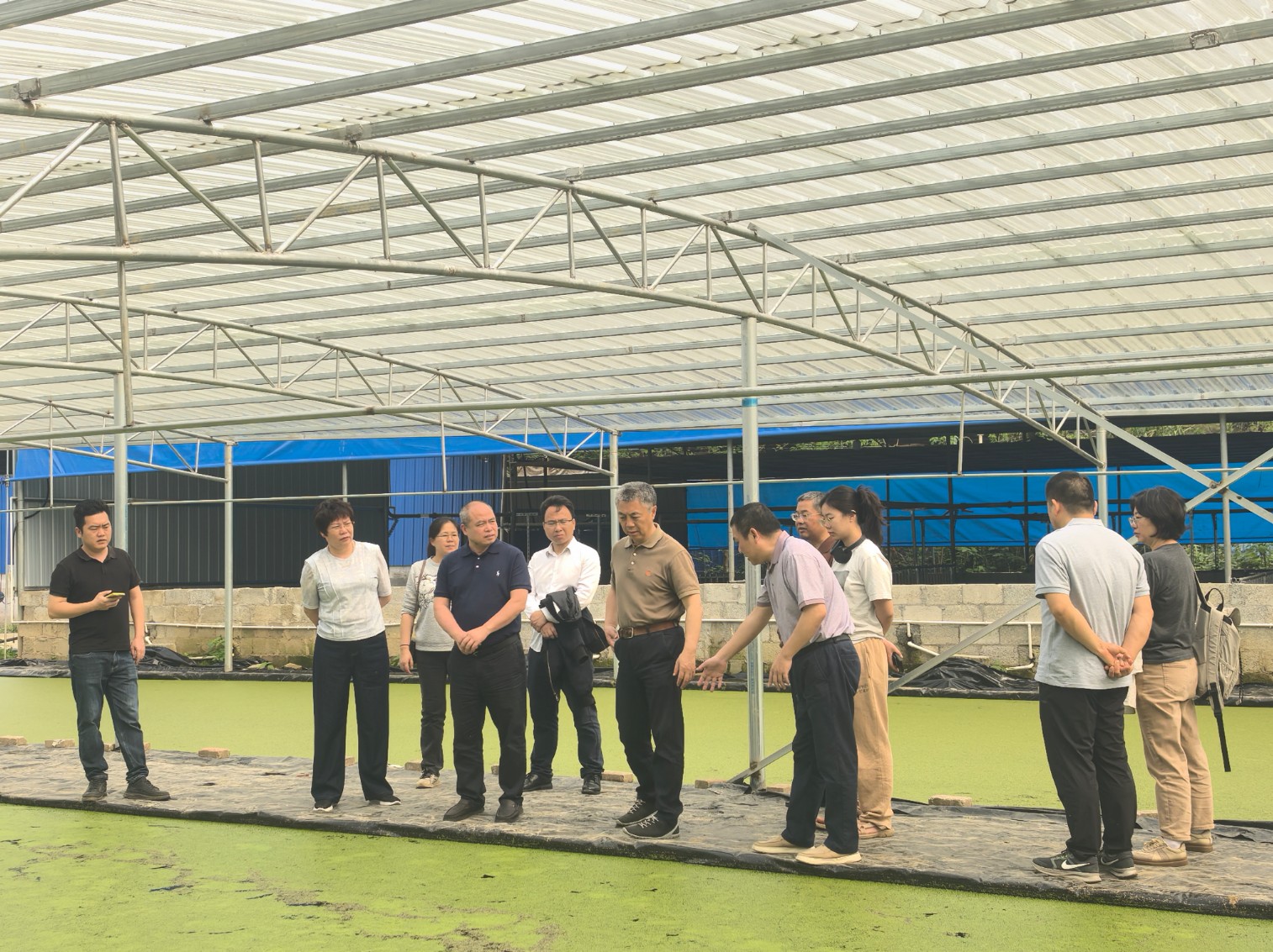 赵海老师莅临广西助农生态养殖基地调研2.jpg 赵海老师莅临广西助农生态养殖基地调研2.jpg